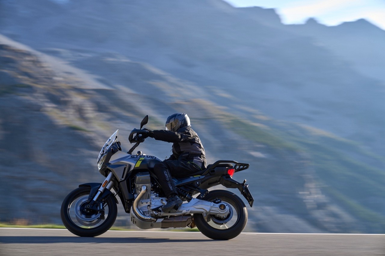 Nuova Moto Guzzi Stelvio: tutti i dettagli della nuova crossover italiana +VIDEO+